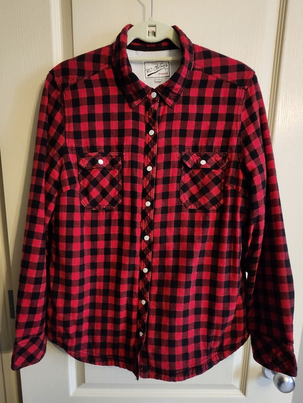 BC CLOTHING Red & Black Plaid Button-Up Shirt - Casual Flannel. Women's Sz Large